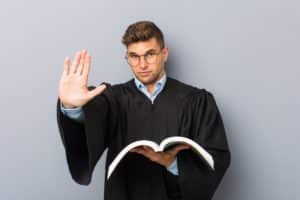 כיצד לבחור את עורך הדין המתאים למצבך